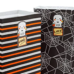 Hallmark You've Been Booed 30-Pack Halloween Paper Goodie Bags With Stickers -Hallmark shop Assorted Halloween Paper Goodie Bags With Stickers 5HGB1886 04