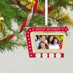 Hallmark Great Getaway 2023 Metal Photo Frame Ornament -Hallmark shop Great Getaway Picture Frame Keepsake Ornament 1999QHX3097 02
