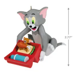 Hallmark Tom And Jerry™ What's For Lunch? Ornament -Hallmark shop Tom and Jerry Lunch Box Keepsake Ornament 1899QXI6059 03